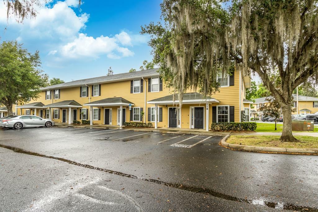 Property Photo: 2927 SW 35th Place 117 FL 32608