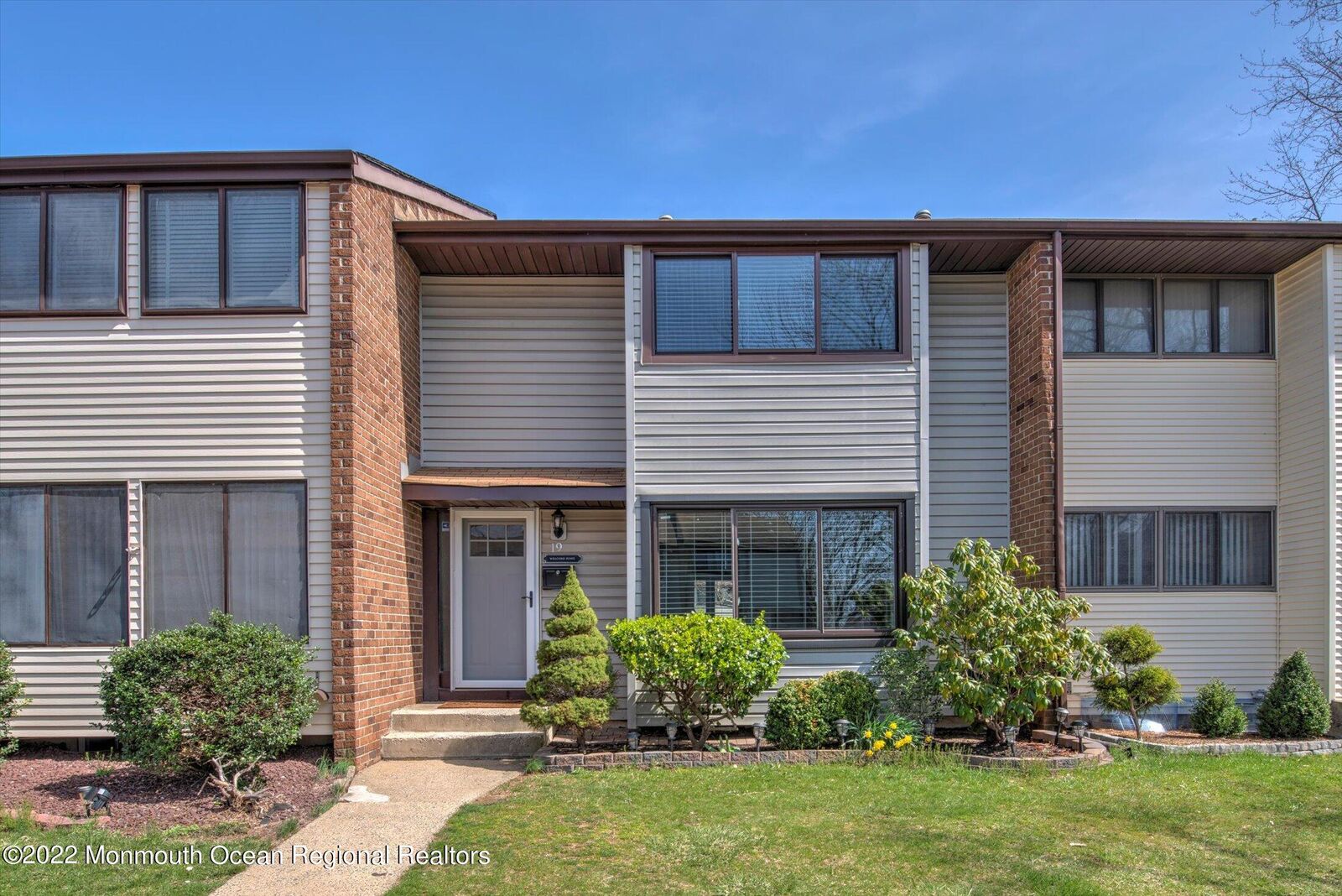 Property Photo:  19 Covington Drive  NJ 08520 