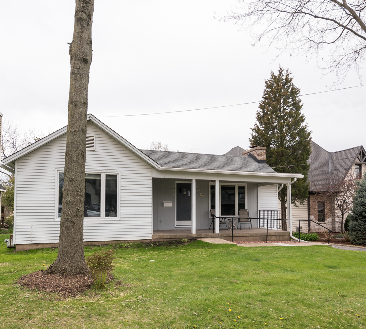 Property Photo:  720 Jackson Avenue  IL 60540 