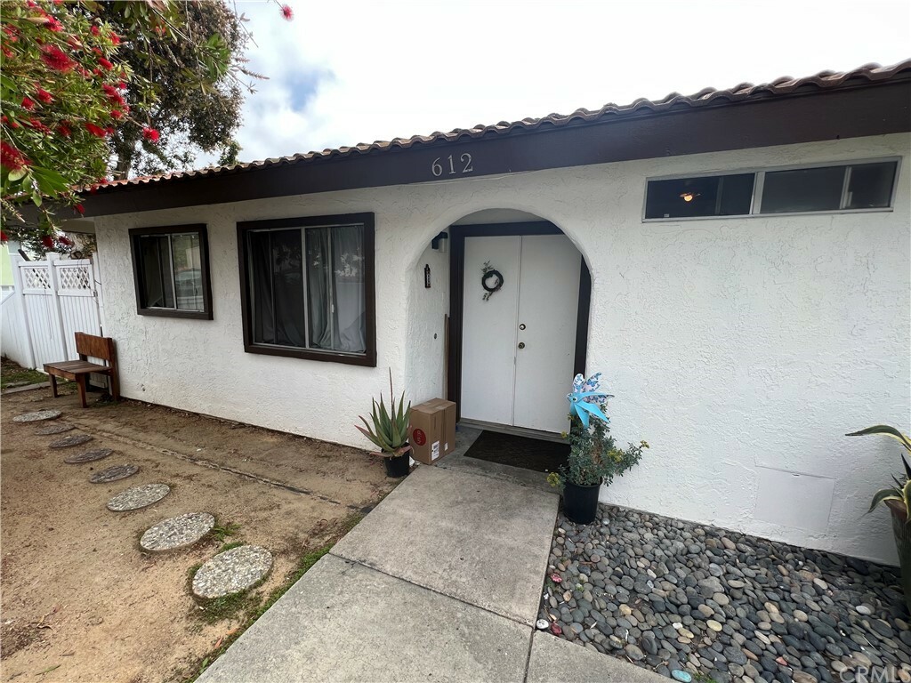 Property Photo:  612 Calle Canasta  CA 92673 