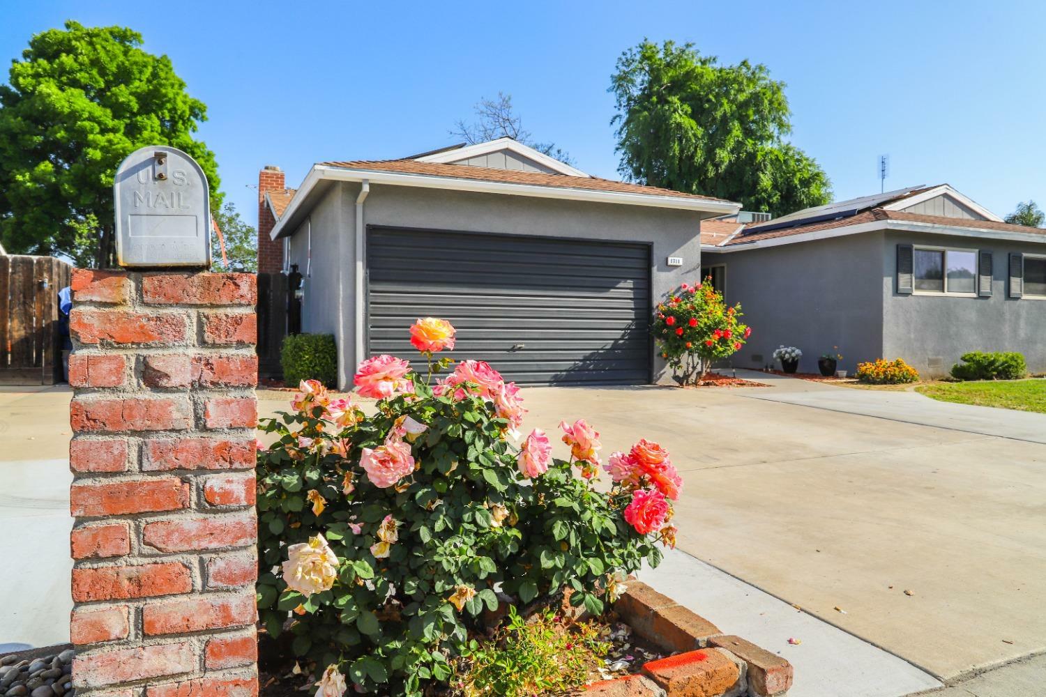 Property Photo:  1711 Beverly Avenue  CA 93611 