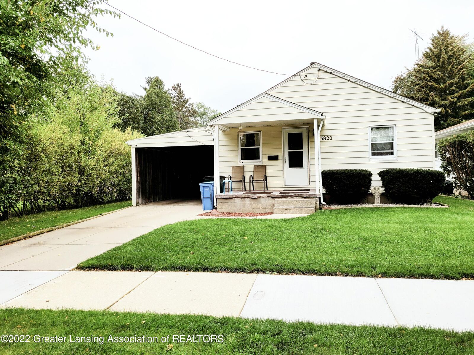 Property Photo: 3820 Parkway Drive MI 48910