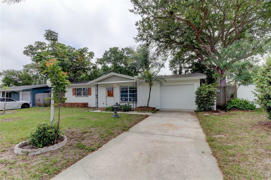 Property Photo:  11376 69th Avenue  FL 33772 