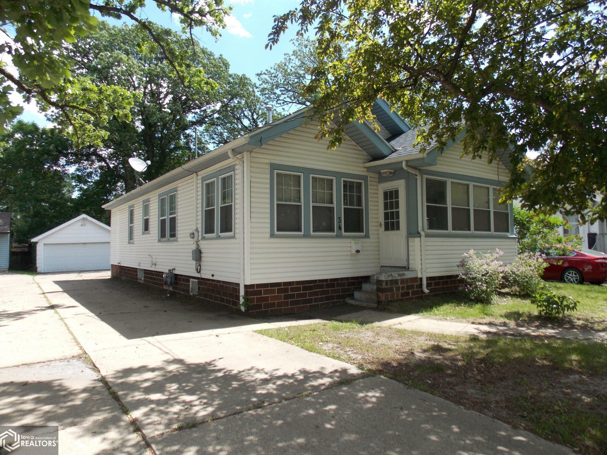 Property Photo:  34 Linden Drive  IA 50401-2961 