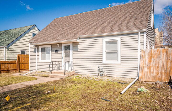 1741 Montana Avenue E  Saint Paul MN 55106 photo
