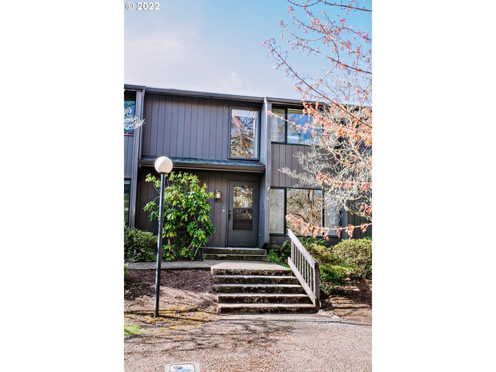 36 Westbrook Way  Eugene OR 97405 photo