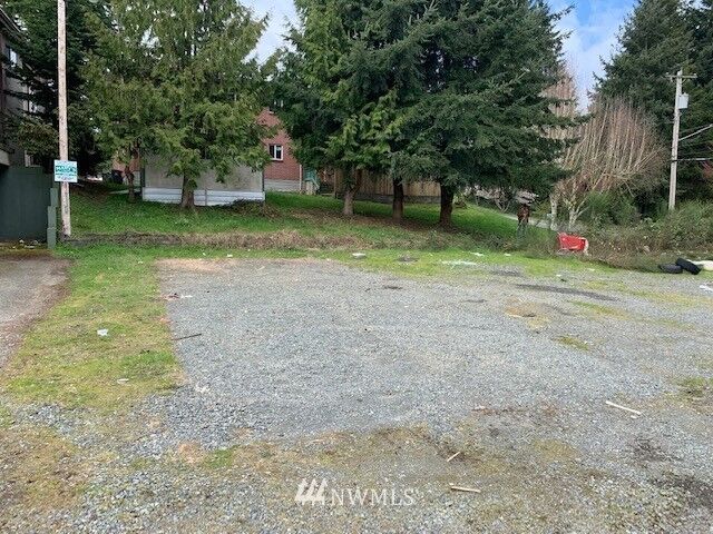 Property Photo:  1200  47th Street SE  WA 98203 