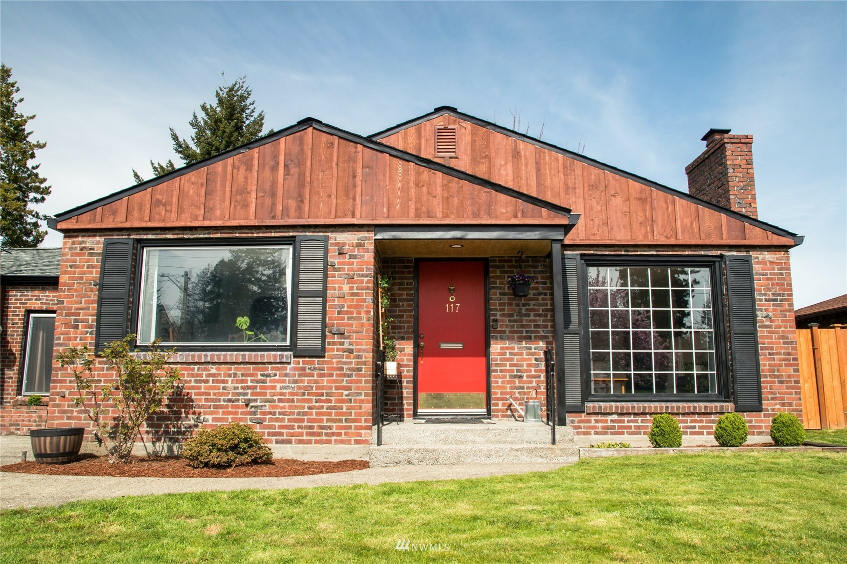 Property Photo:  117 E 40th Street  WA 98404 