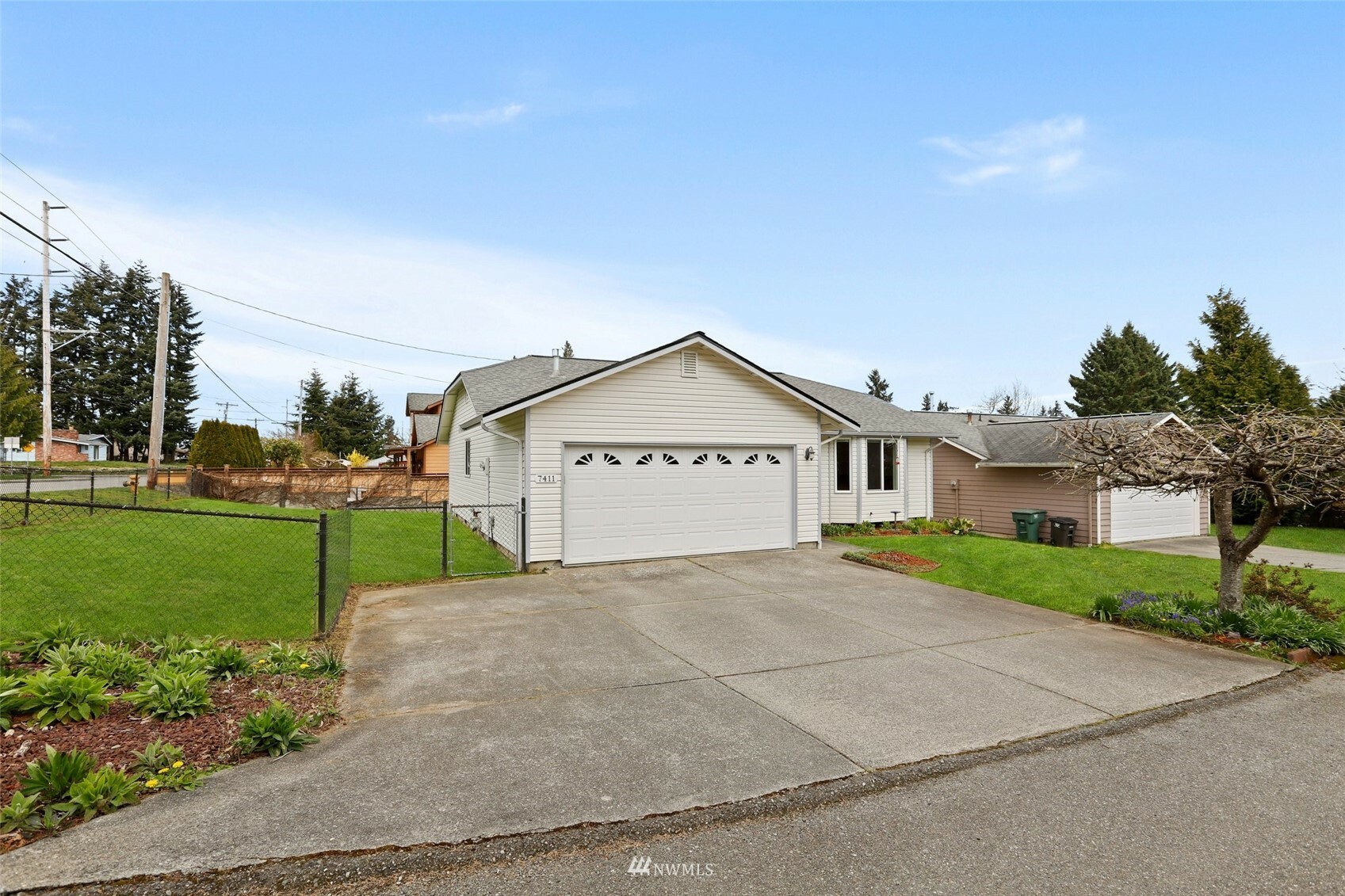 Property Photo:  7411 Upper Ridge Road  WA 98203 