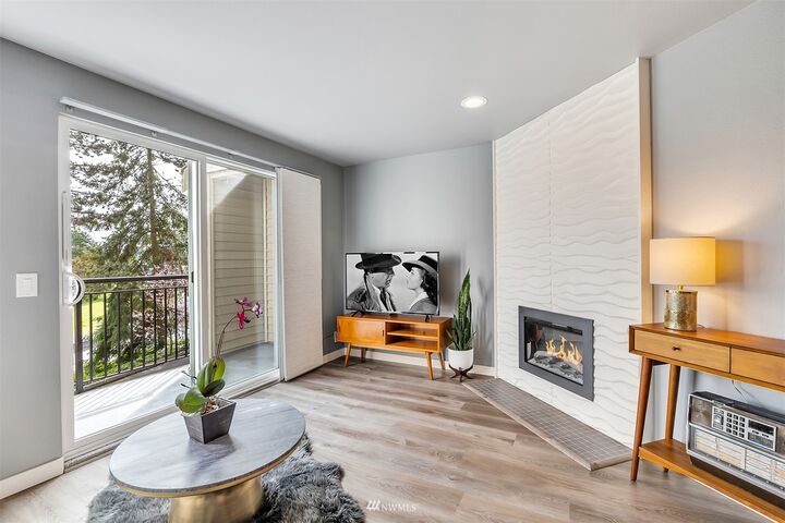 Property Photo:  8512  242nd Street SW 7  WA 98026 