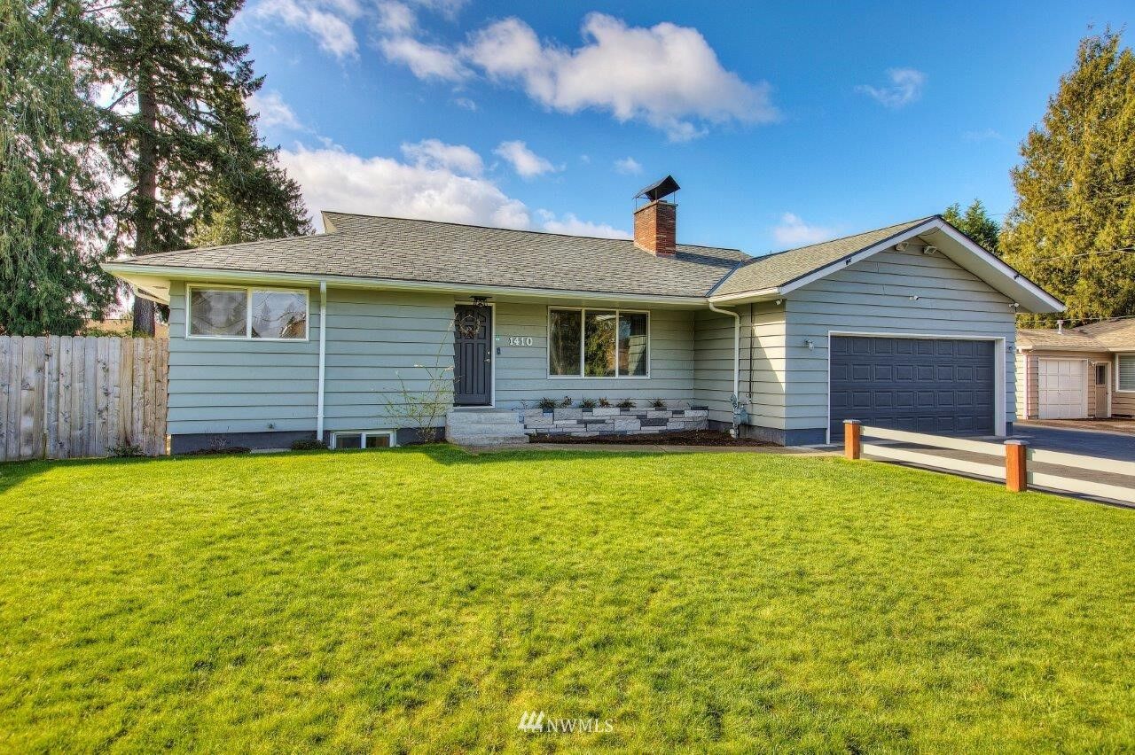 Property Photo:  1410 24th Street SE  WA 98002 