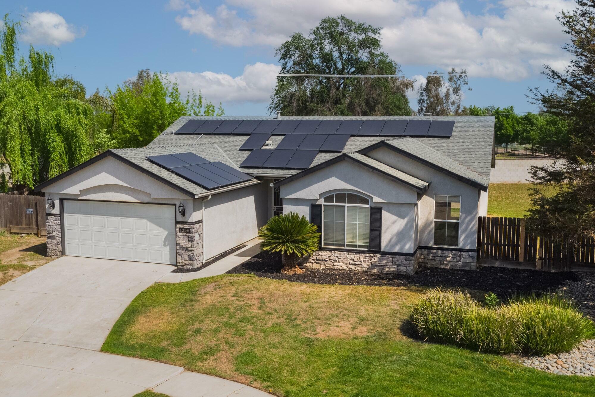 1288 Chavez Court  Tulare CA 93274 photo