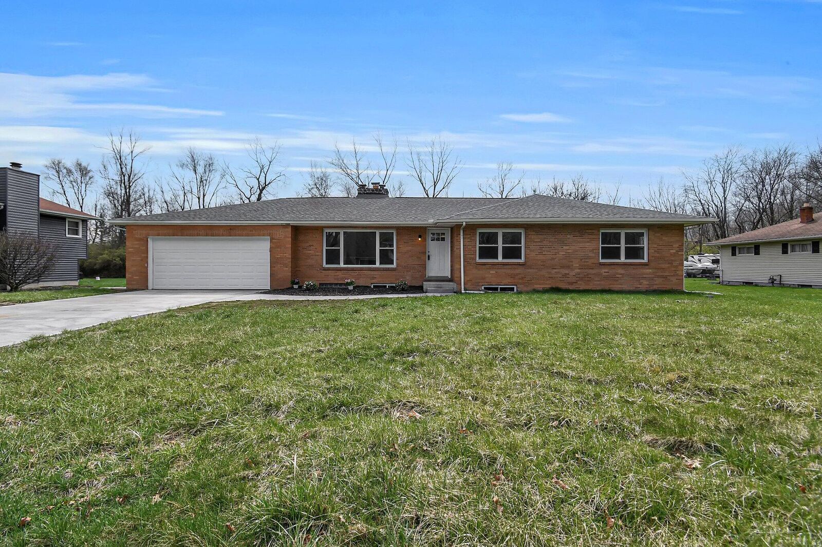 Property Photo: 2265 Koebel Road OH 43207