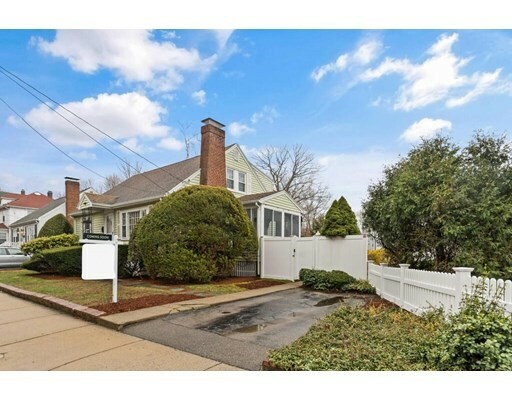 Property Photo:  58 Murray Hill Road  MA 02148 