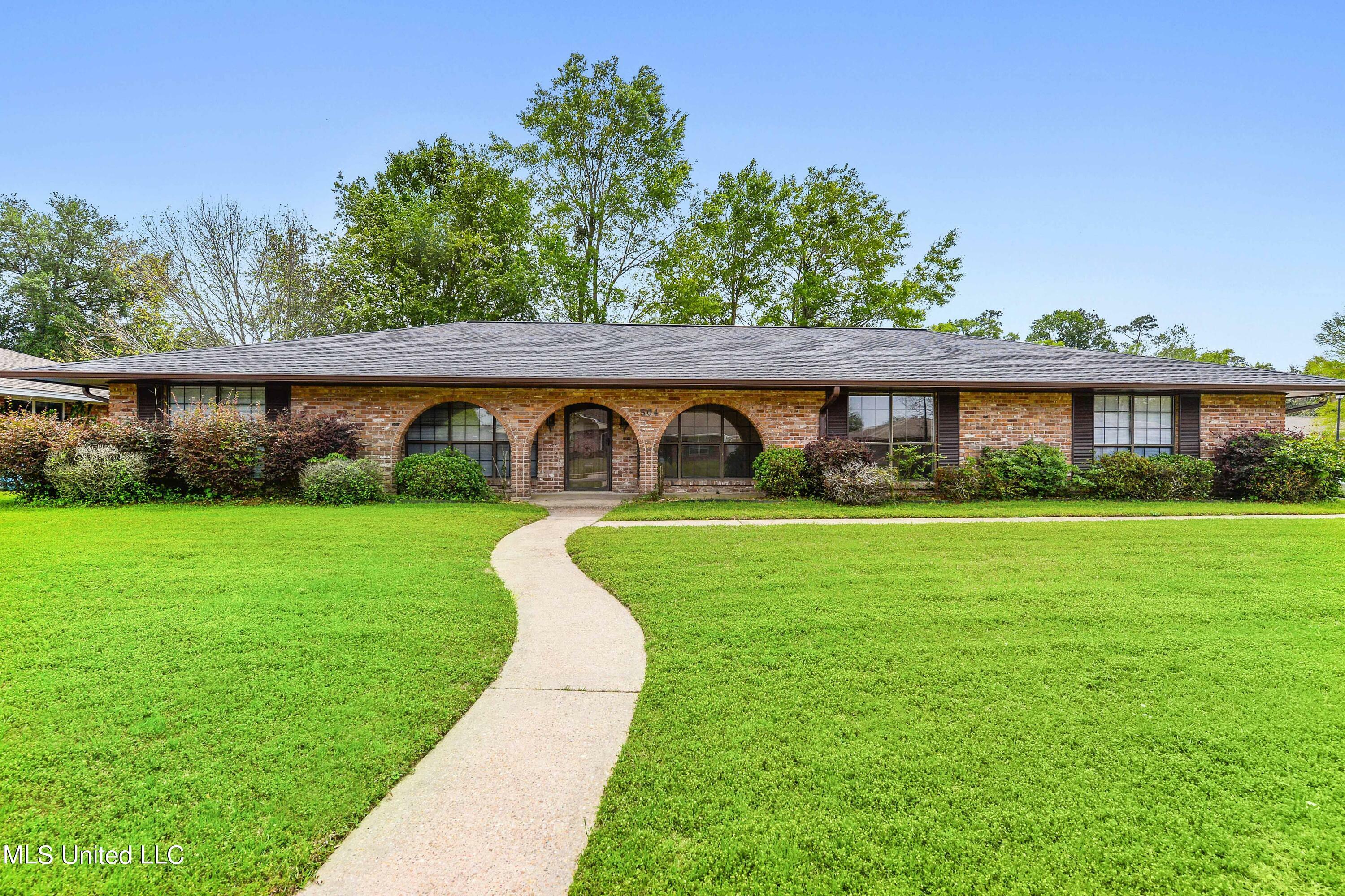 Property Photo:  504 Mockingbird Drive  MS 39560 