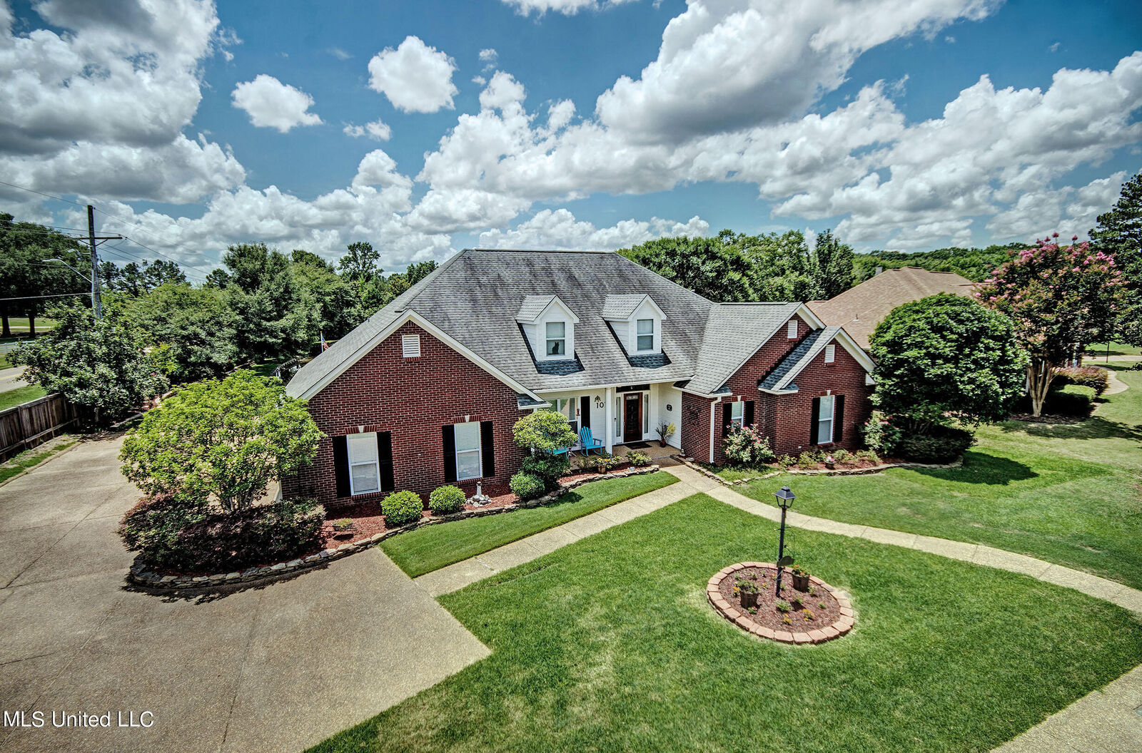 Property Photo:  101 Oakhurst Drive  MS 39056 