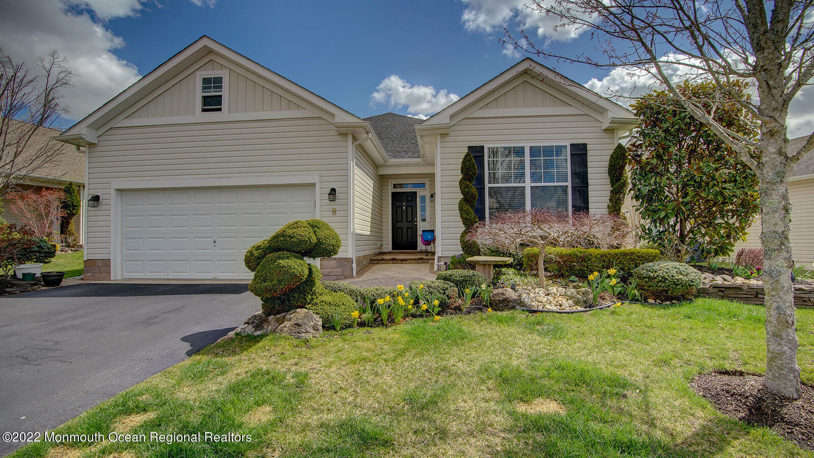 Property Photo:  8 Day Star Road  NJ 07726 
