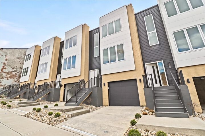 2128 Loth St  Cincinnati OH 45202 photo