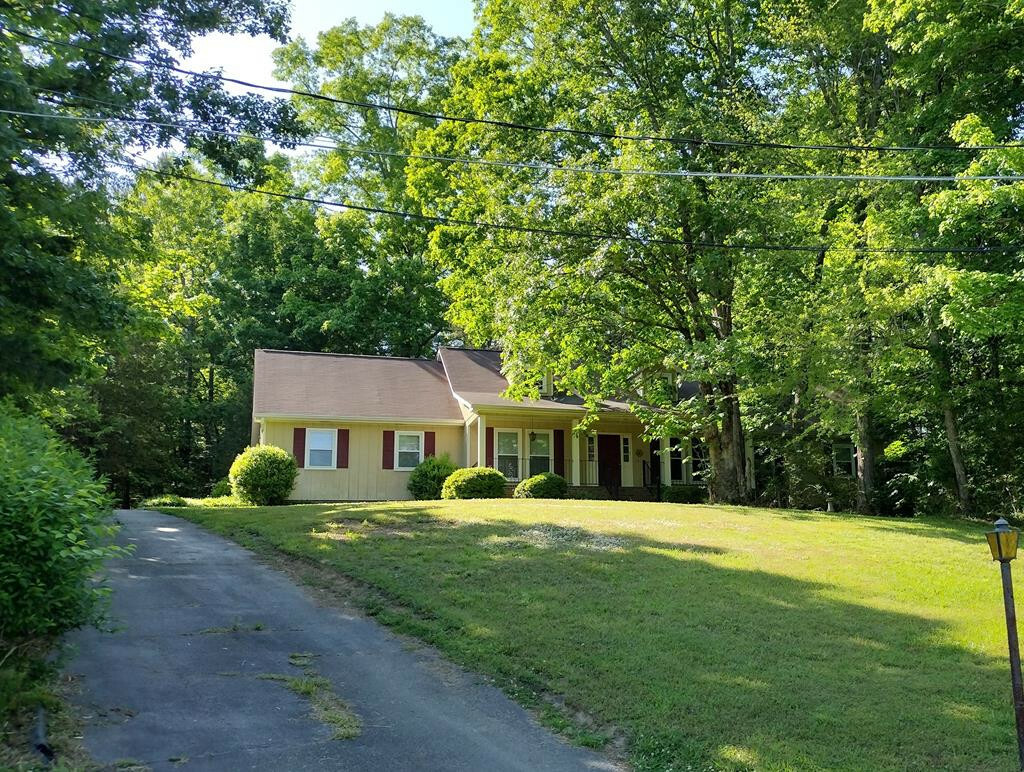 Property Photo:  140 King Arthur Court NW  TN 37312 