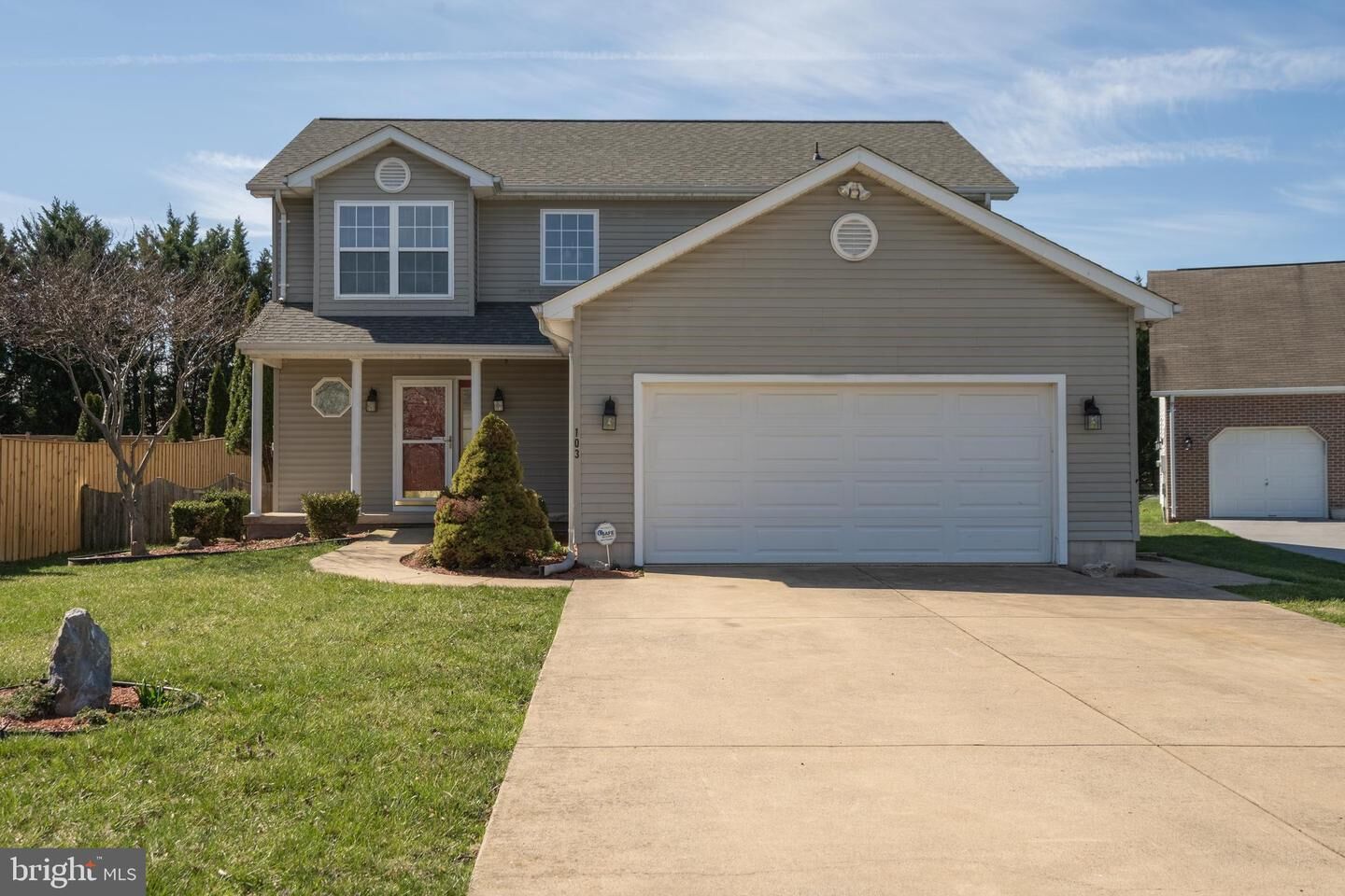 Property Photo:  