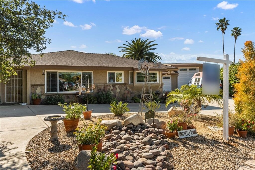 Property Photo:  1002 La Solana Drive  CA 92028 
