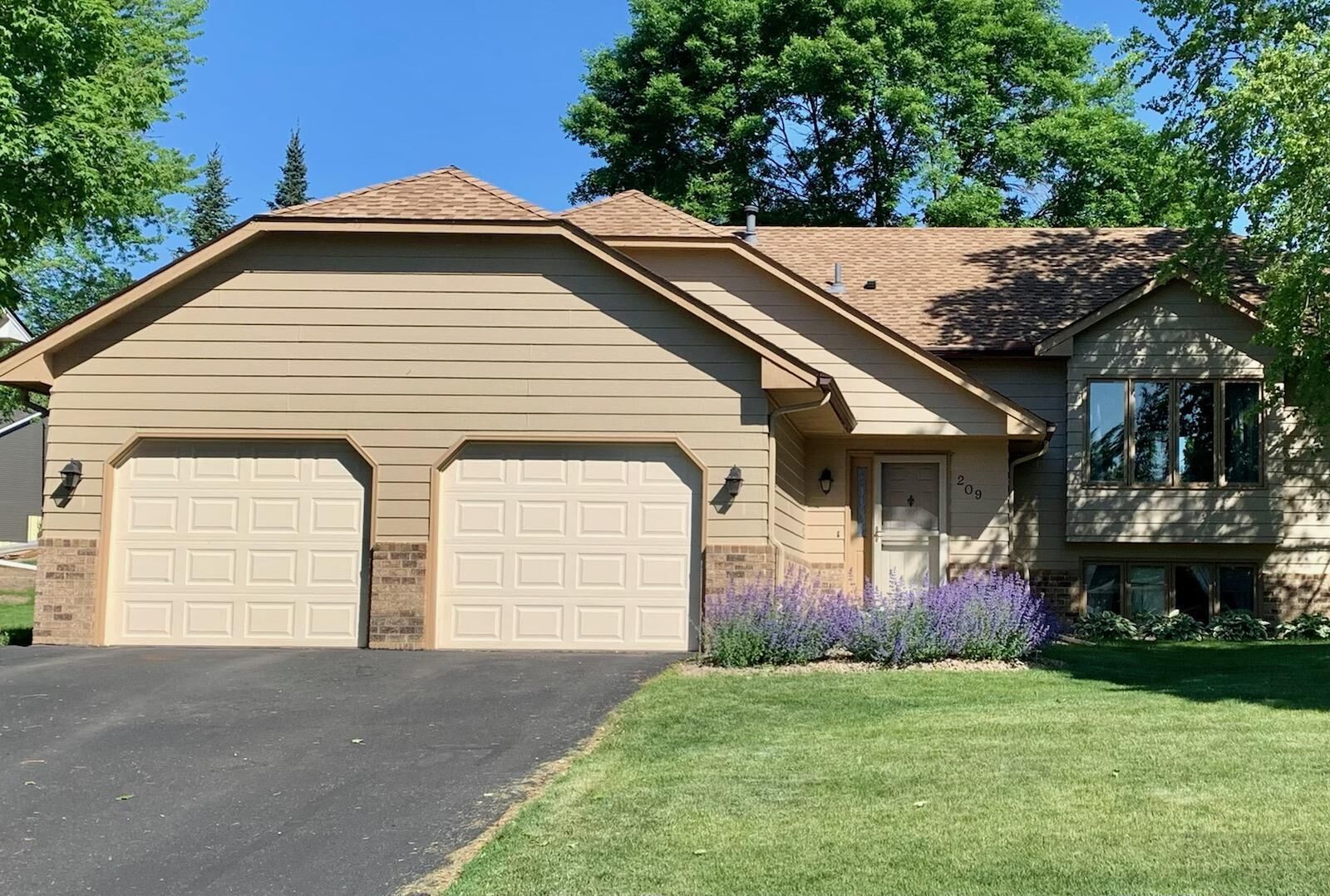 Property Photo:  209 Meadowlark Road SE  MN 55376 
