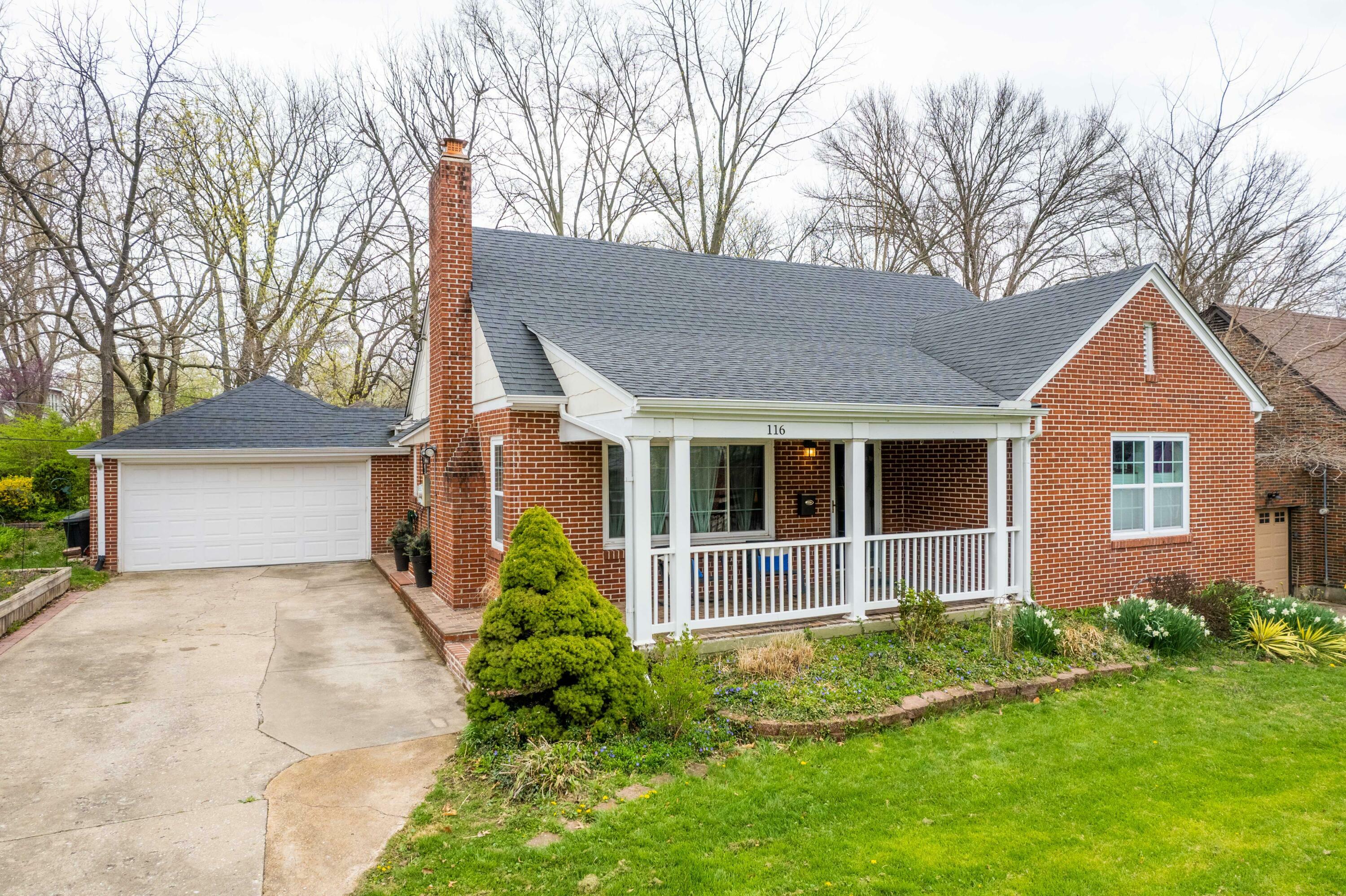 Property Photo:  116 N West Blvd  MO 65203 