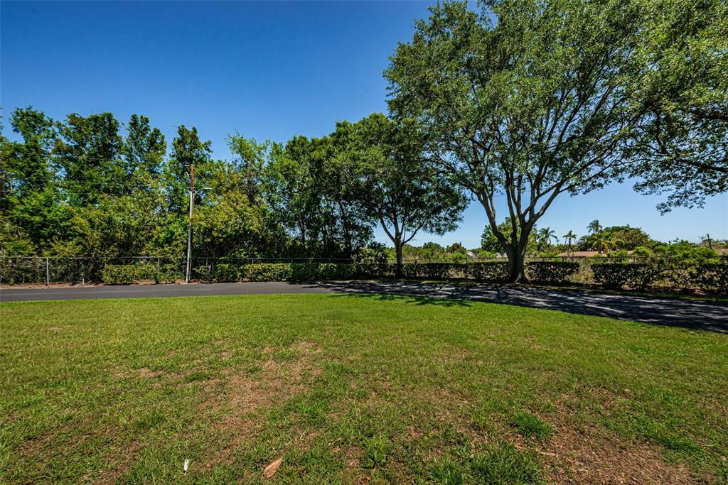 Property Photo: 1900 Whitney Way FL 33760