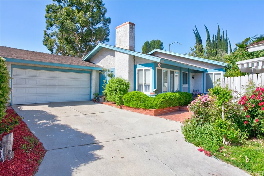 Property Photo:  24322 Dalgo Drive  CA 91355 