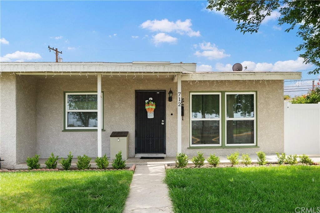 Property Photo:  712 N Magnolia Avenue  CA 92801 