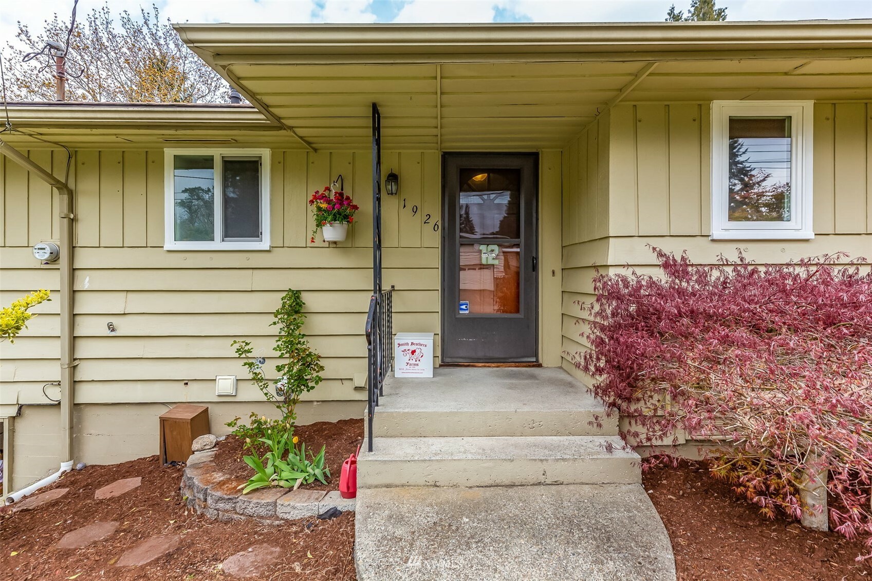 Property Photo:  1926 SW 167th Street  WA 98166 