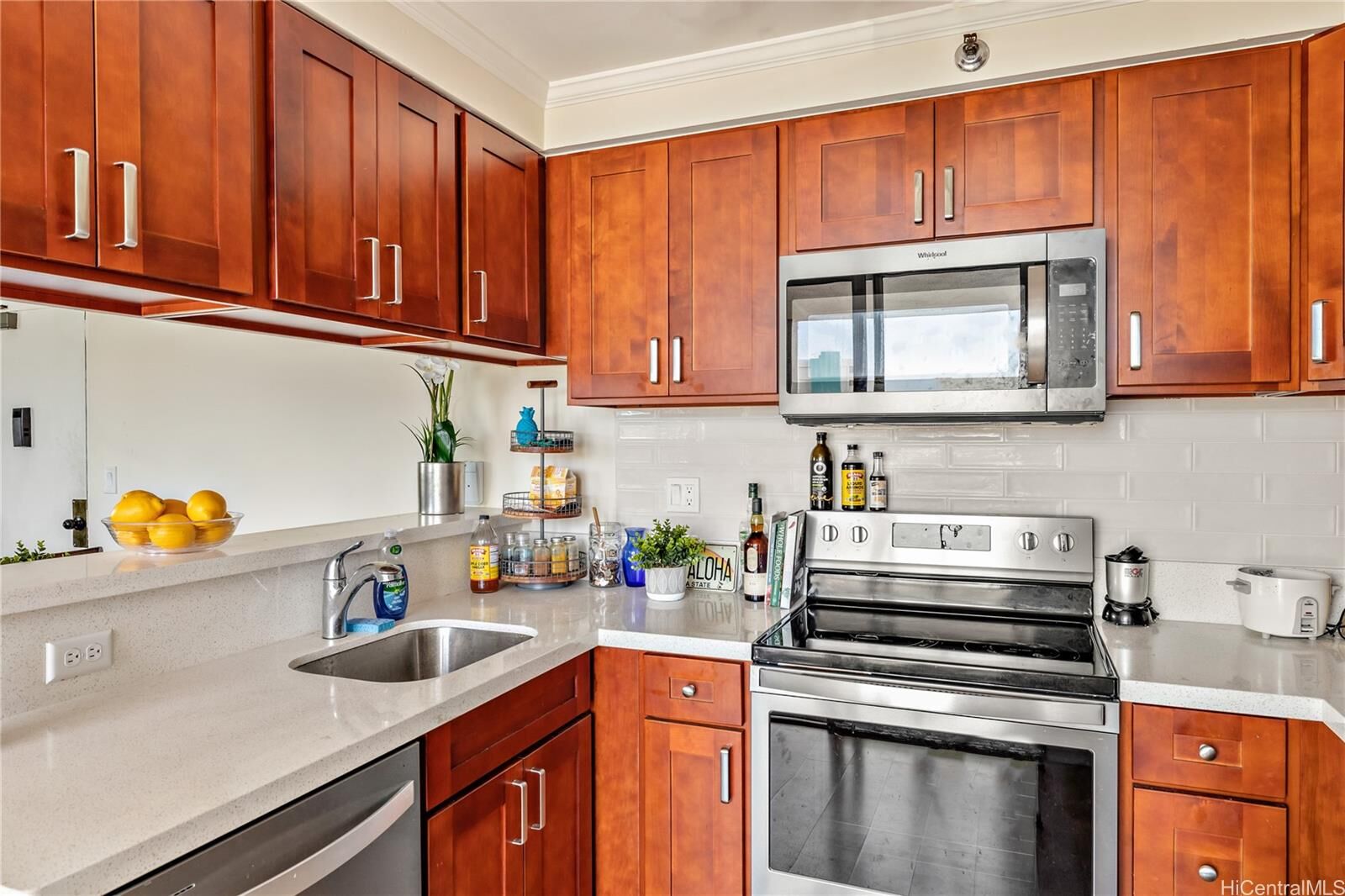 Property Photo:  2916 Date Street 9A  HI 96816 