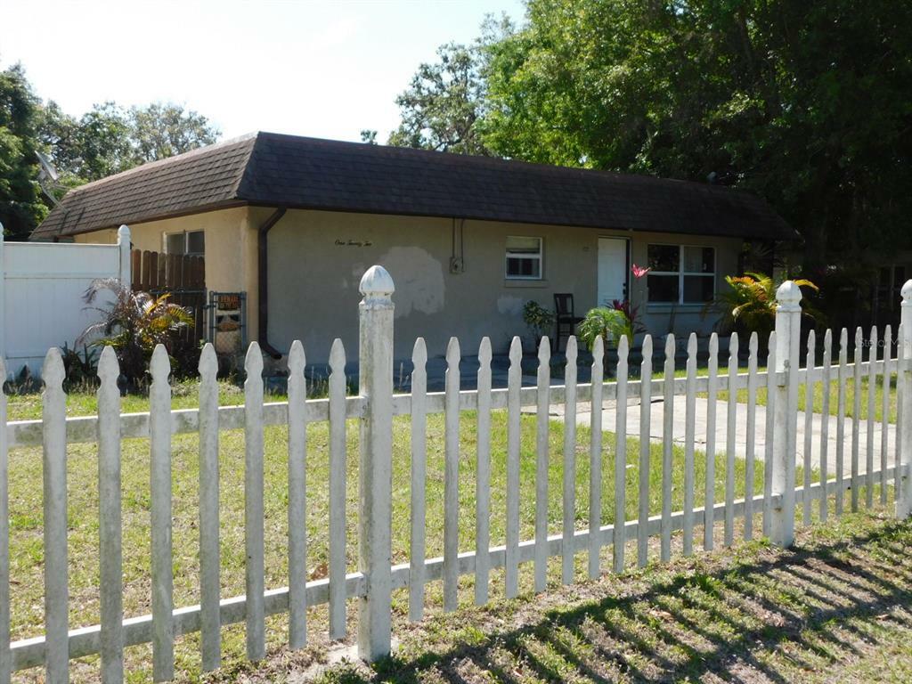 Property Photo:  122 N Osceola Avenue  FL 34266 