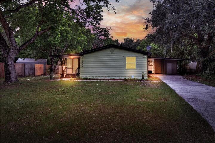 Property Photo:  5125 Rollinglen Loop E  FL 33810 
