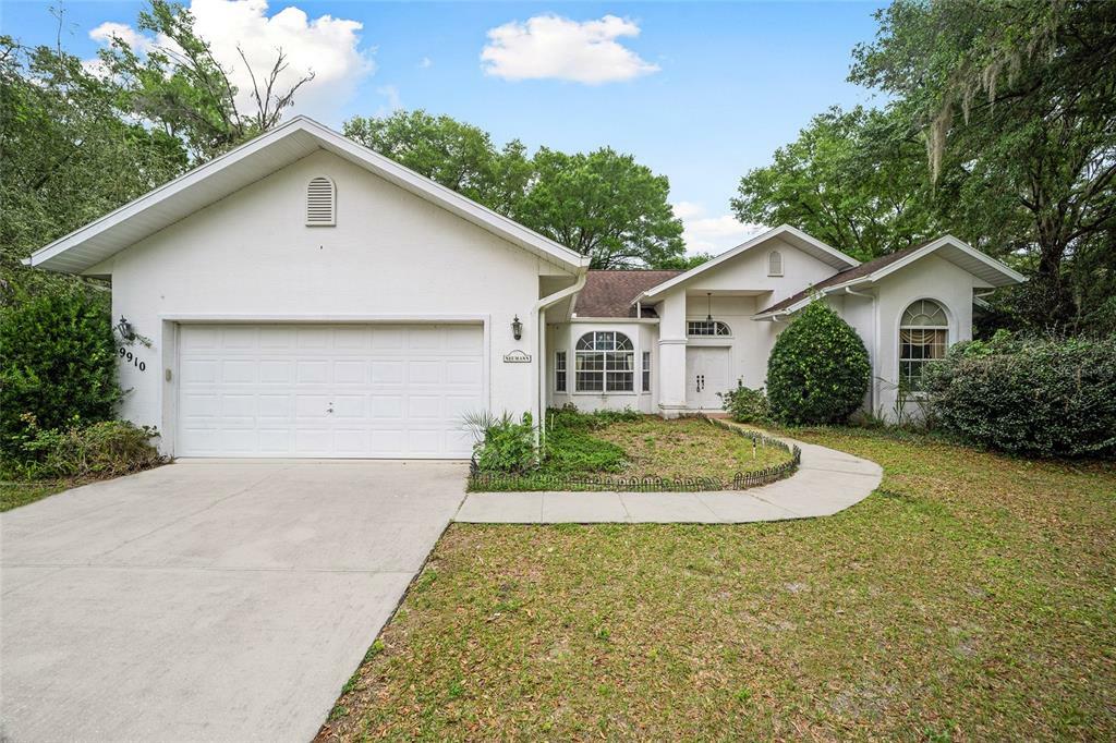 Property Photo:  9910 SW 189th Circle  FL 34432 