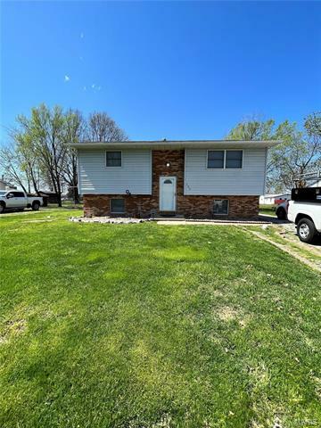 Property Photo: 909 Southard Place 62087