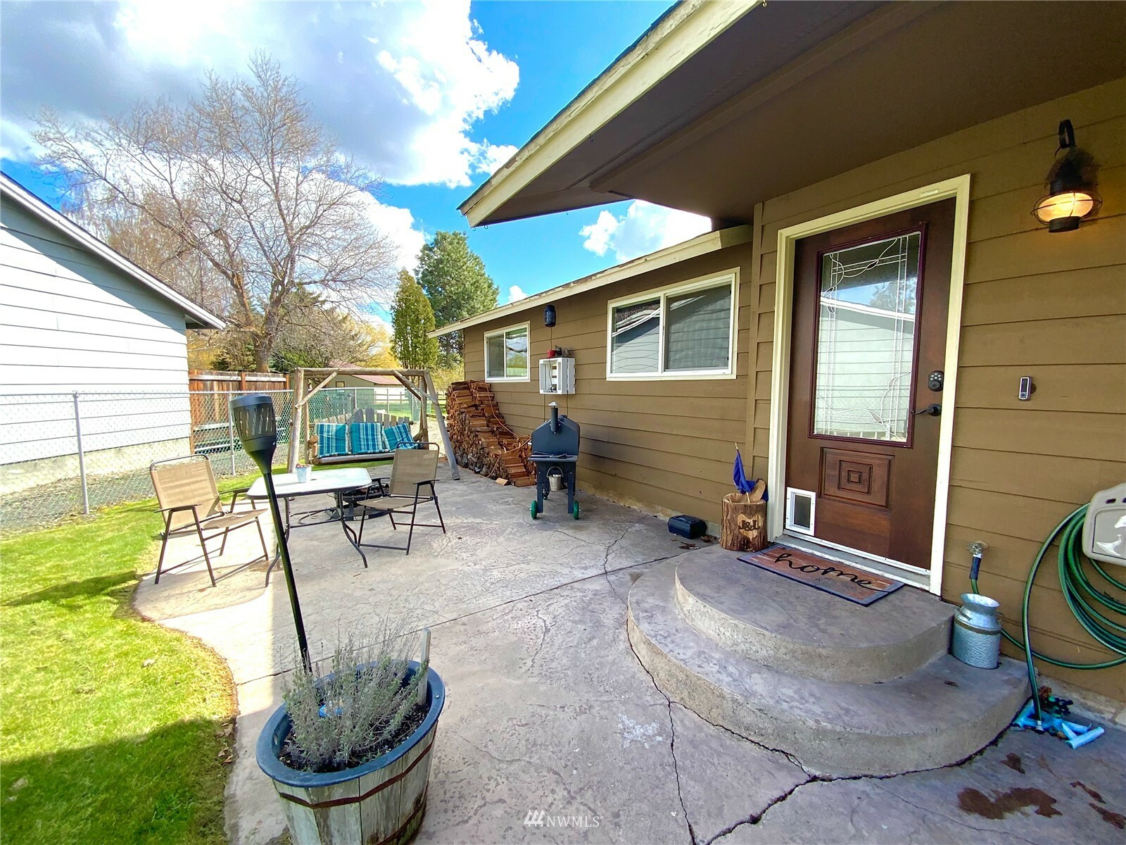 Property Photo:  500 W Ridgeview Lane  WA 98926 