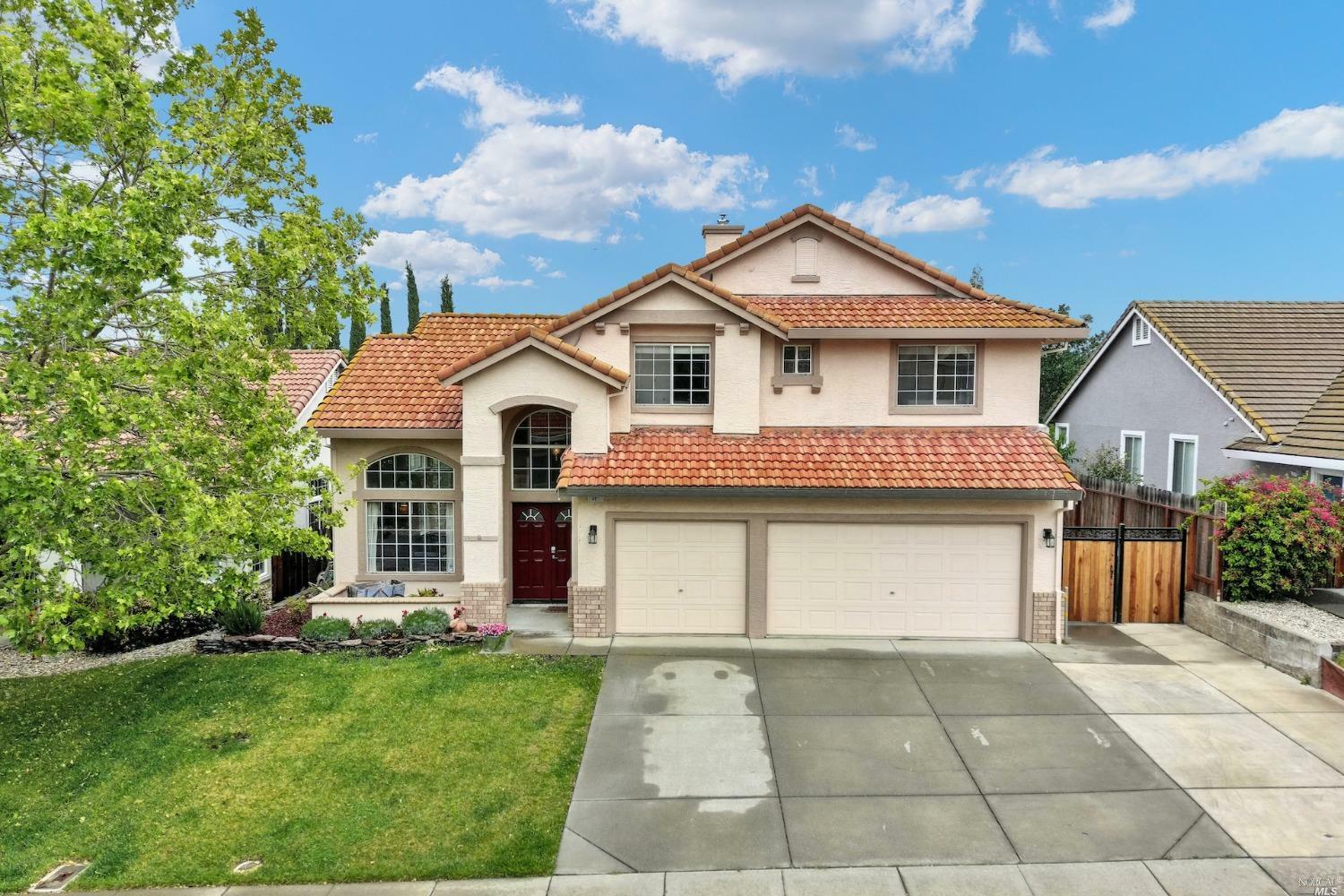 Property Photo:  485 Crownpointe Circle  CA 95687 