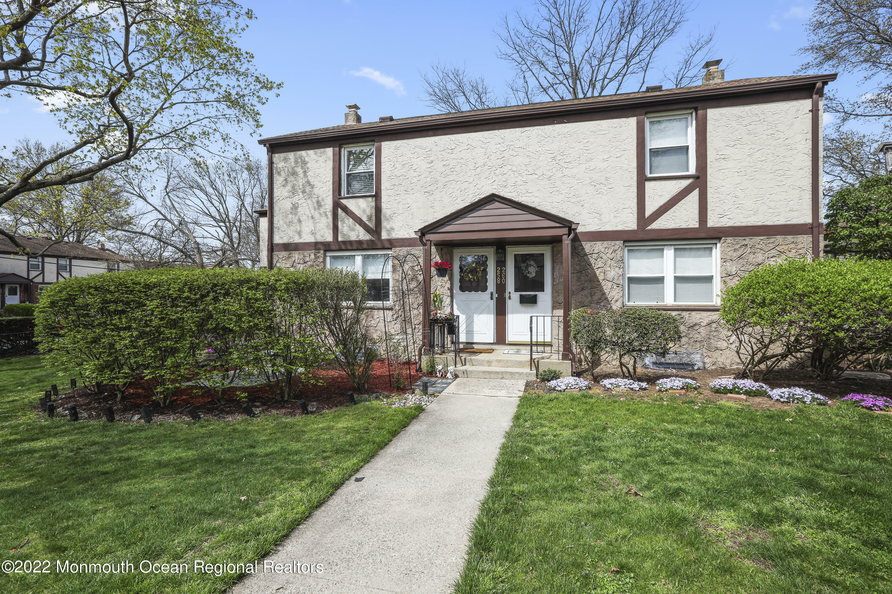 Property Photo:  258 Newman Street 105B  NJ 08840 