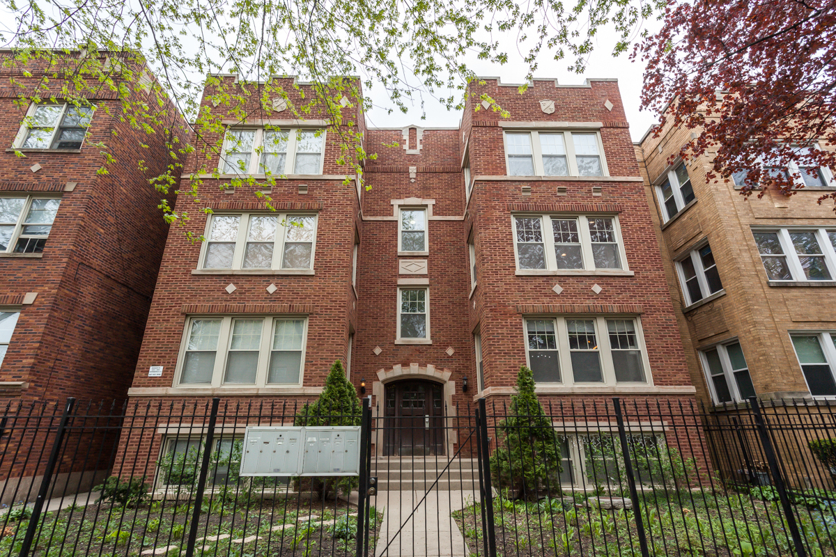 Property Photo: 5035 N Springfield Avenue 2N IL 60625