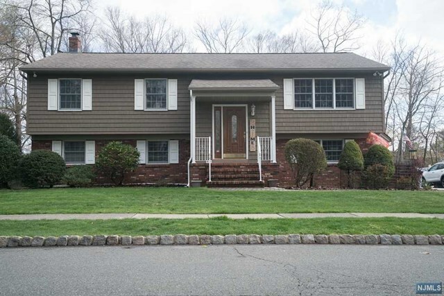 Property Photo:  84 West Lions Head Drive  NJ 07470 