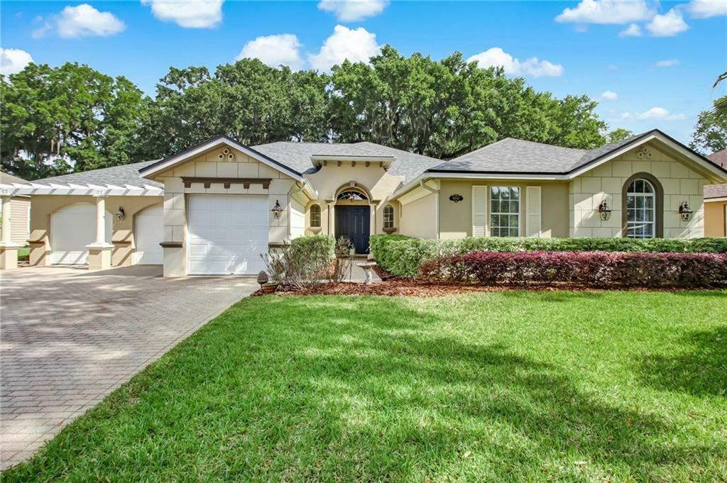 Property Photo:  96067 Oak Canopy Lane  FL 32034 