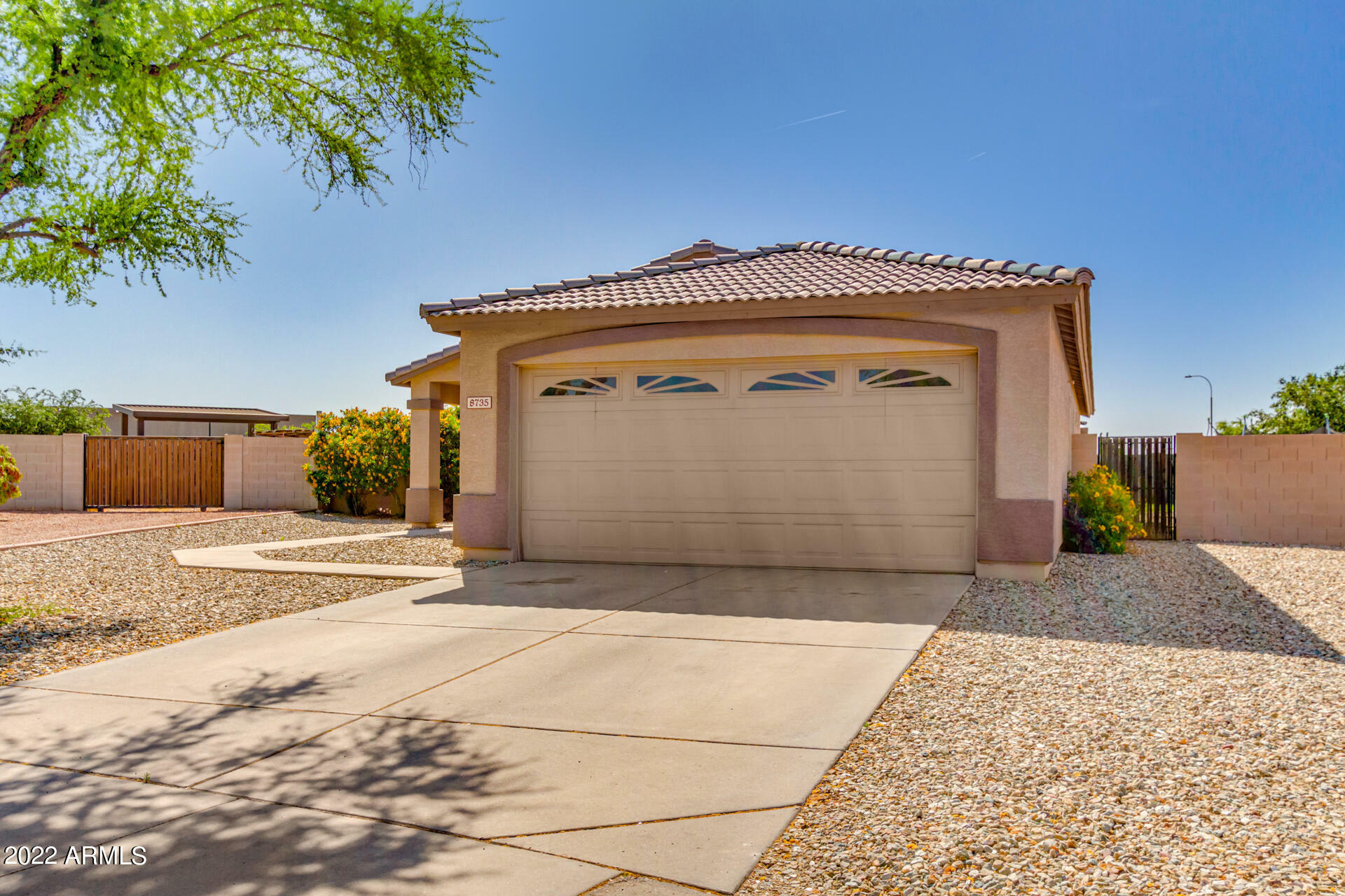 Property Photo:  8735 W Royal Palm Road  AZ 85345 