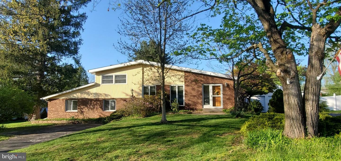 Property Photo:  1641 Sullivan Drive  PA 19422 