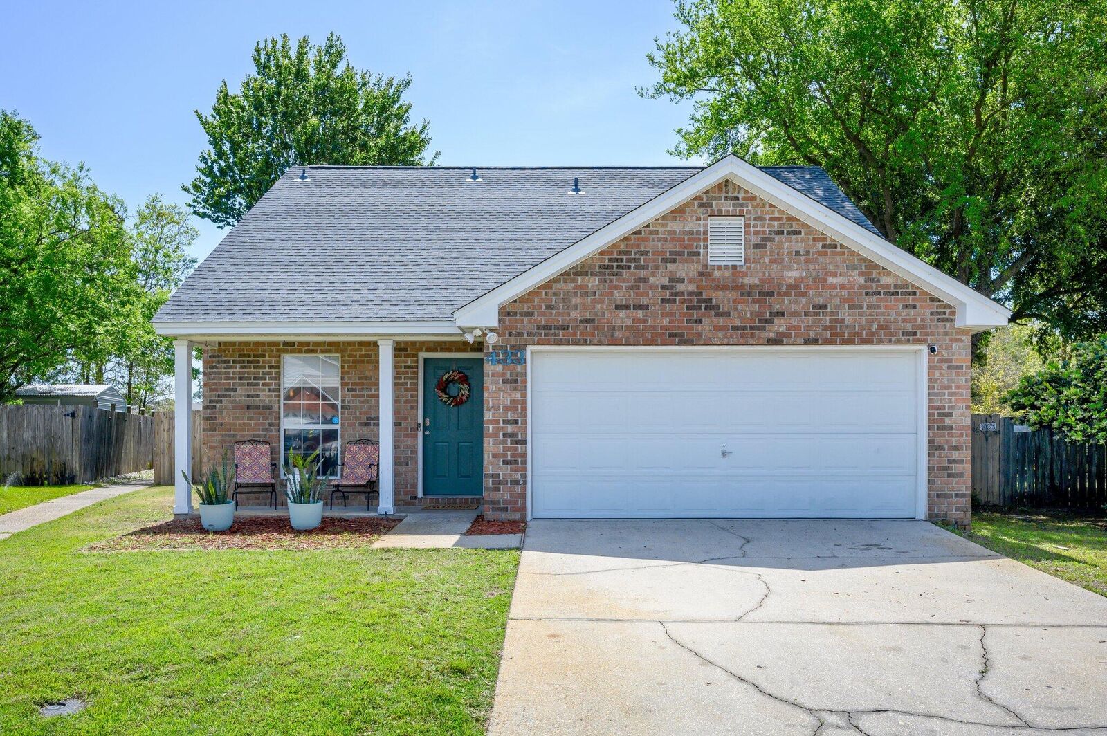 Property Photo:  433 Forest Glen Place  FL 32569 