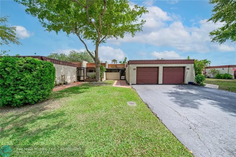 Property Photo: 9726 NW 65th St FL 33321