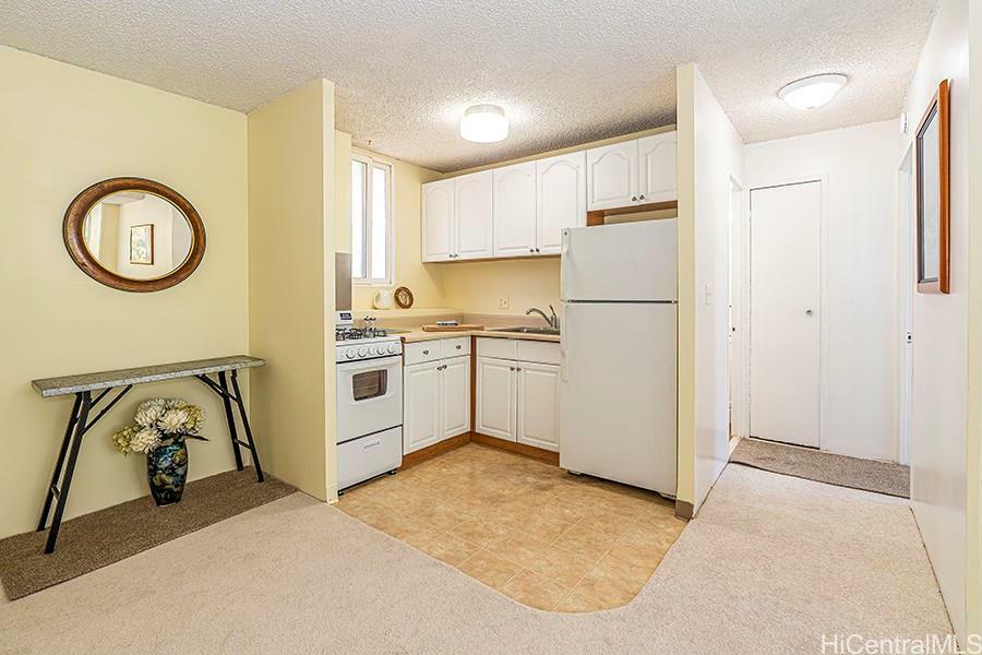 Property Photo:  454 Namahana Street 202  HI 96815 