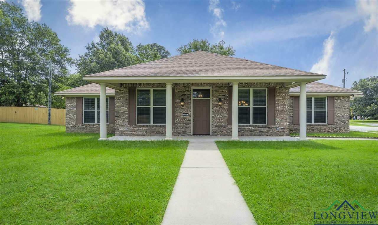 Property Photo:  706 S White Oak Rd  TX 75693 