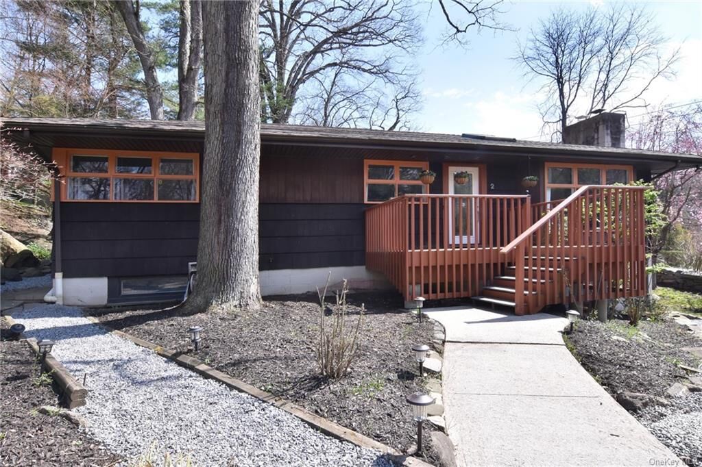 Property Photo:  2 Deertrack Lane  NY 10533 