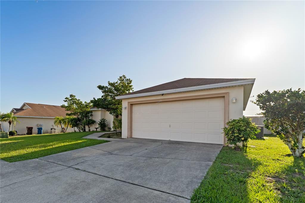 Property Photo:  1511 Merrimack Pkwy  FL 33837 